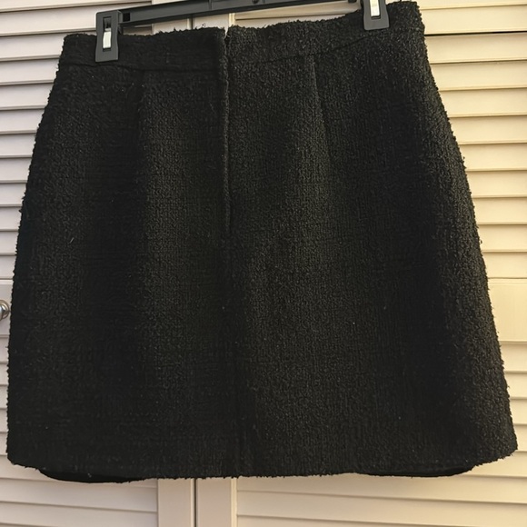 H&M Tweed Black Mini Skirt Size 8 GUC With Front Buttons - Picture 5 of 6